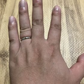 【COCKTAIL(カクテル)の口コミ】 どちらも装飾がなく派手めなものではない、シンプルなデザインの指輪を求…