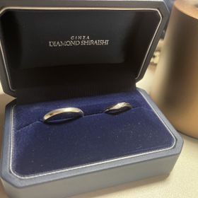 【銀座ダイヤモンドシライシの口コミ】 指輪の内側が滑らかですごく付け心地がよかったです。種類もたくさんある…