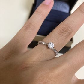 【ラザール ダイヤモンド(LAZARE DIAMOND)の口コミ】 デザインが他の店舗と比べて高級感があり、他とは違う個性あるデザインで…