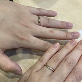 【アイプリモ(I-PRIMO)の口コミ】 新婦側にメレダイヤが入っている指輪を探していました。最初は指輪自体に…