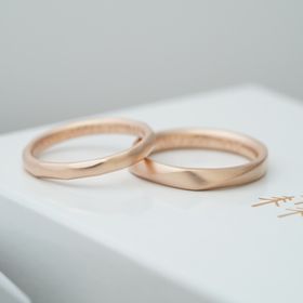 【THREE TREES(スリーツリーズ)の口コミ】 デザインはすごくすごく悩んで、やっぱりシンプルなものにしました。ピン…