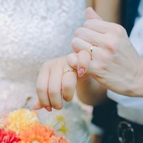 【銀座ダイヤモンドシライシの口コミ】 指輪の決め手はデザイン、価格、アフターサービスです！
デザインはゴール…