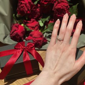 【ラザール ダイヤモンド(LAZARE DIAMOND)の口コミ】 ラザールダイヤモンドさんの総合的な魅力で決めたのですが、婚約指輪は特…