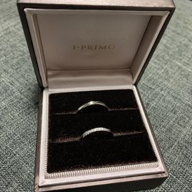 【アイプリモ(I-PRIMO)の口コミ】 指輪のデザインはシンプルだけど、少し華やかさもあるものが良いなと思っ…