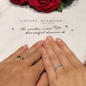 【ラザール ダイヤモンド(LAZARE DIAMOND)の口コミ】 ラザールダイヤモンドさんのハーフエタニティリングのダイヤモンドの輝き…