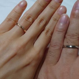 【銀座ダイヤモンドシライシの口コミ】 デザインはラディアントデイズという、シンプルであるが、ペア感もあるも…