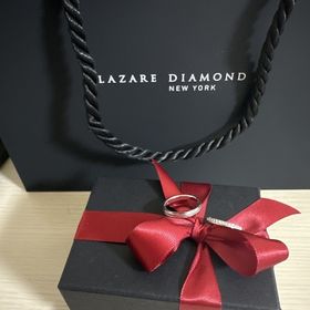 【ラザール ダイヤモンド(LAZARE DIAMOND)の口コミ】 ダイヤモンドのきらめきが強かったことと、ニューヨークのブランドである…