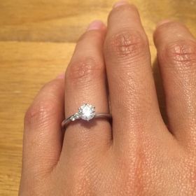 【ラザール ダイヤモンド(LAZARE DIAMOND)の口コミ】 彼が友人に相談しながら選んでくれたので、決めたのは私ではないですが、…