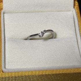 【ケイウノ ブライダル(K.UNO BRIDAL)の口コミ】 デザインとスタッフの方に相談した際の会話。
彼女が欲しい星が好きなとこ…