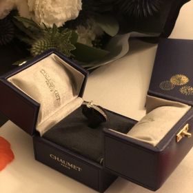 【ショーメ(CHAUMET)の口コミ】 シルバーの指輪にダイヤがシンプルな雫型の形で清楚な雰囲気を感じました…