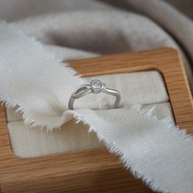 【Cayof(カヨフ)の口コミ】 普通の指輪は嫌だったので少し個性的でこだわりをいれたデザインを探して…