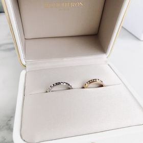 【ブシュロン(BOUCHERON)の口コミ】 ダイヤ無しでもキラキラしているところに惹かれました。少し厚みがあるの…