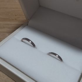 【宝寿堂(ほうじゅどう)の口コミ】 あらかじめデザイン案は二人で相談しており、プラチナにピンクゴールドを…