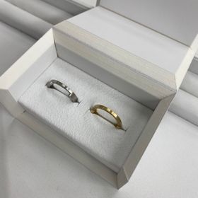 【shihara(シハラ)の口コミ】 指輪のデザインは上から見るとダイヤが見えるさりげなくラグジュアリーな…