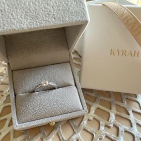 【KYRAH(キイラ)の口コミ】 デザイン / ダイヤの輝き(品質) / 価格

ダイヤのエンゲージリングは価格…