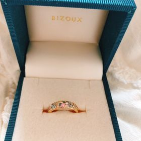 【Bizoux(ビズー)の口コミ】 デザインが個性的で色んな色が入ってて可愛いくて即決した。私は北海道出…