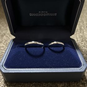 【銀座ダイヤモンドシライシの口コミ】 結婚指輪の条件として、「シンプル・ストレート・プラチナ・着け心地の良…