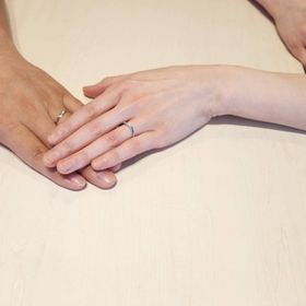 【TOWA(永遠)の口コミ】 まず最初に色々なお店のホームページから指輪を探していて、細め、シンプ…