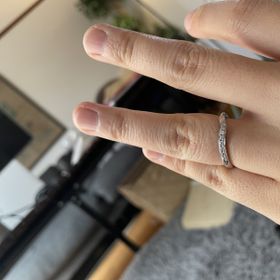 【ラザール ダイヤモンド(LAZARE DIAMOND)の口コミ】 デザインが良くて可愛かったし、最後絞れなくて迷ってても、指の特徴だっ…