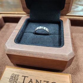 【TANZO.(鍛造指輪)の口コミ】 とにかく品質が良いです。一生ものの指輪ですので、既製品の一見きれいな…
