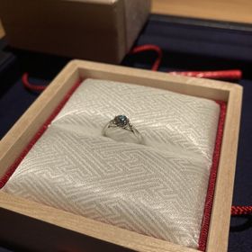 【TOMOE(トモエ)の口コミ】 和のブランドコンセプトに惹かれました。ダイヤモンドの石の大きさが0.55c…