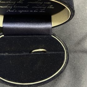 【Something Blue(サムシングブルー)の口コミ】 すべてのリングの内側に、結婚式のおまじない“サムシングフォー&rdq…