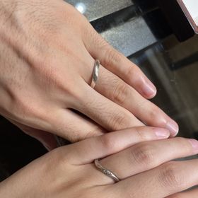 【杢目金屋(もくめがねや)の口コミ】 木目柄なので太いリングが基本かと思っていましたが、細めのウェーブした…