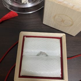 【TOMOE(トモエ)の口コミ】 指輪に込められた意味が自分達に合っていた。指にコンプレックがあり、カ…