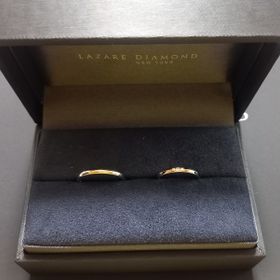 【ラザール ダイヤモンド(LAZARE DIAMOND)の口コミ】 指輪の決めては、予算内で気に入ったデザインだったことです。
他のブラン…