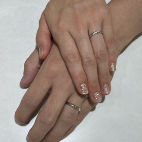 【PILOT BRIDAL(パイロットブライダル)の口コミ】 ダイヤモンドがウェーブに配置されたデザイン、ダイヤモンドの大きさも他…