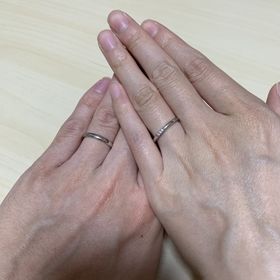 【ラザール ダイヤモンド(LAZARE DIAMOND)の口コミ】 指輪のデザインの一目惚れで購入しました。
どの角度から見ても、ダイヤが…