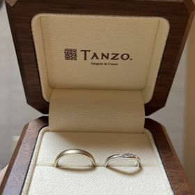 【TANZO.(鍛造指輪)の口コミ】 まずサイズ展開が0.5ずつあり、男女でデザインがそれぞれ選択できるところ…