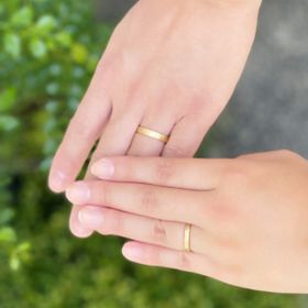 【Cayof(カヨフ)の口コミ】 2人とも結婚指輪はピカピカしているものが苦手で、槌目の入った少しレトロ…
