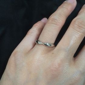 【ティファニー(Tiffany & Co.)の口コミ】 シンプルなデザインで、ダイヤモンドなどの石がついていない物を探してお…