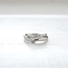 【湘南彫金工房 andfuseの口コミ】 イメージをお伝えして担当の方と一緒に決めました。元々はクロスにしよう…