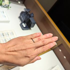 【銀座ダイヤモンドシライシの口コミ】 シンプルで形がきれいなこと。鍛造で丈夫なこと。つけ心地が良かったこと…
