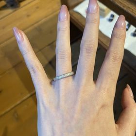 【ichi(イチ)の口コミ】 シルバー色に、表面がザラザラした加工になっていてシンプルですがとても…