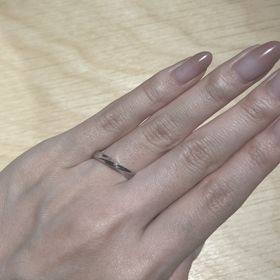 【ith(イズ)の口コミ】 はやりの捻れているデザインです。しっかり捻れが感じれますがゴツすぎず…