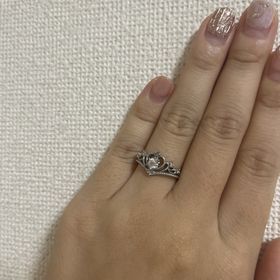 【ケイウノ ブライダル(K.UNO BRIDAL)の口コミ】 ティアラデザインのものを希望して探していました。他店でもティアラデザ…