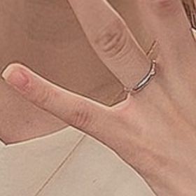 【カルティエ(Cartier)の口コミ】 シンプル、だけどプラチナに高級感があって素敵なデザイン。他と比べても…