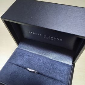 【ラザール ダイヤモンド(LAZARE DIAMOND)の口コミ】 色んな種類の指輪を試着して、一番自分の指にしっくりきたデザインのもの…