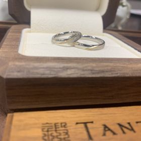 【TANZO.(鍛造指輪)の口コミ】 結婚指輪を購入するにあたり、お店を色々見に行きましたが、なかなかピン…