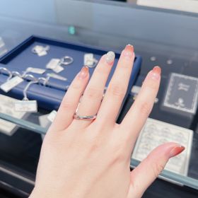 【銀座ダイヤモンドシライシの口コミ】 デザインで決めました。ダイヤモンドシライシさんは様々な種類がたくさん…