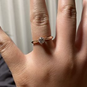 【アイプリモ(I-PRIMO)の口コミ】 ピンクゴールドの婚約指輪を探している中で、あまりピンクゴールドで展開…