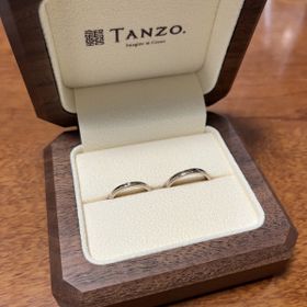 【TANZO.(鍛造指輪)の口コミ】 付け心地を重視していたので平甲丸、デザインはアンティーク風の上下ミル…