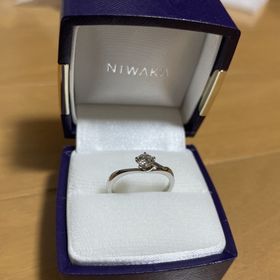 【俄(にわか)の口コミ】 婚約指輪の決め手は、まずその素敵なデザインでした。それだけで心が惹か…