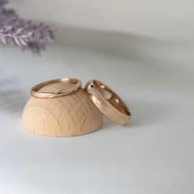 【Cayof(カヨフ)の口コミ】 2人とも好みのデザインが違った為、オーダーメイドでのデザインをお願いし…