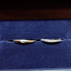 【銀座ダイヤモンドシライシの口コミ】 最初エタニティリングで探していましたが、どれも同じに見えてしまい決め…