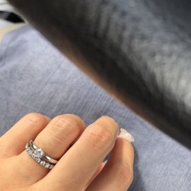 【Miss Platinumの口コミ】 結婚指輪を決める際に、
エタニティリングが良い！
でも、
旦那とお揃いの…