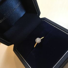 【銀座ダイヤモンドシライシの口コミ】 ひまわりの花言葉
あなただけを見つめる
子供ができても歳をとっても
君だ…